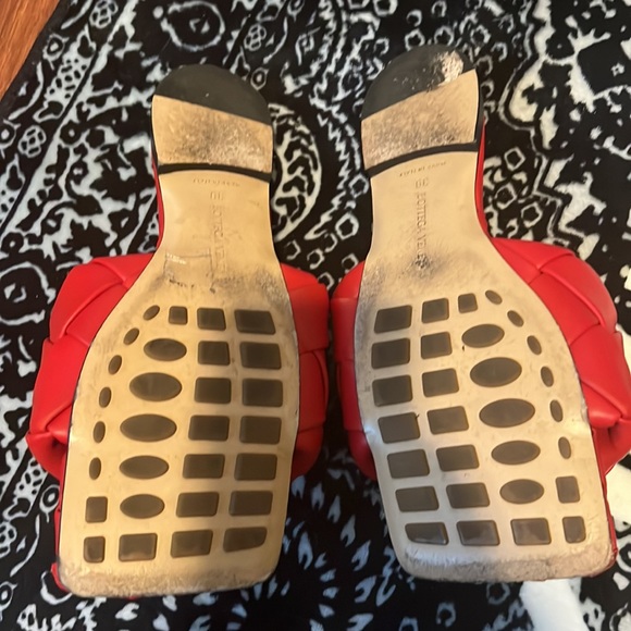 Rarely used BV slides , size 39 in great condition. Dust bag and shoe box - Picture 2 of 6